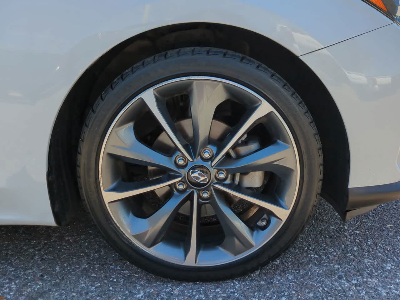 Thumbnail: 2019 Hyundai Veloster - 10