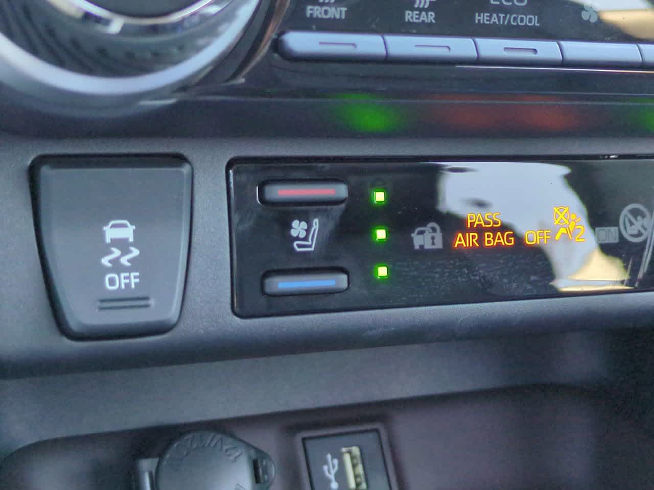 Thumbnail: 2025 Toyota RAV4 - 22