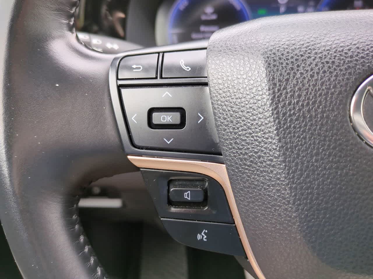 2023 Toyota Crown XLE 23