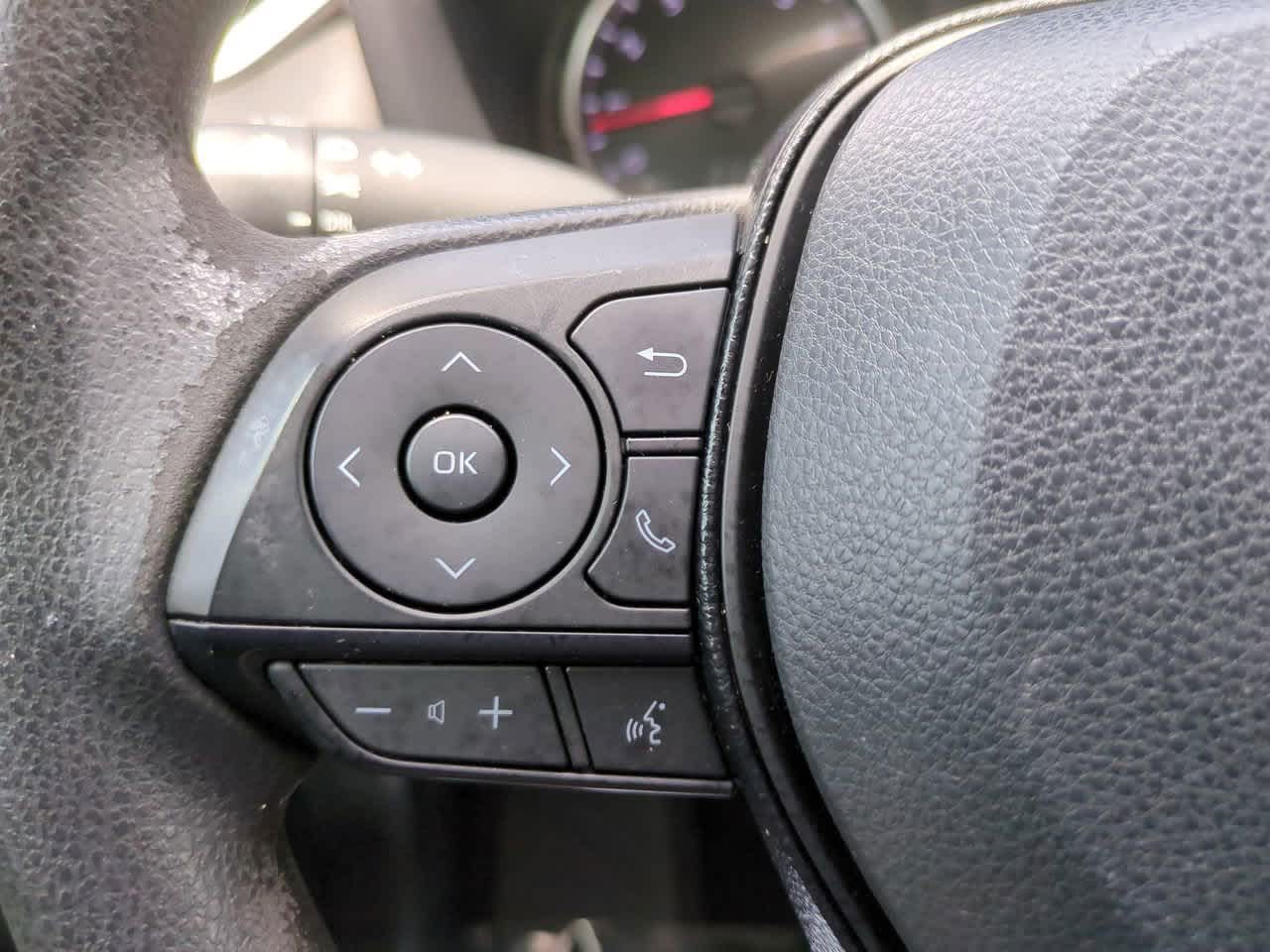 Thumbnail: 2021 Toyota RAV4 - 22