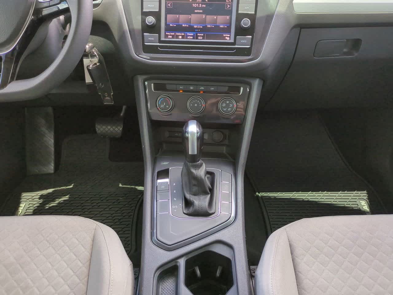 Thumbnail: 2021 Volkswagen Tiguan - 18