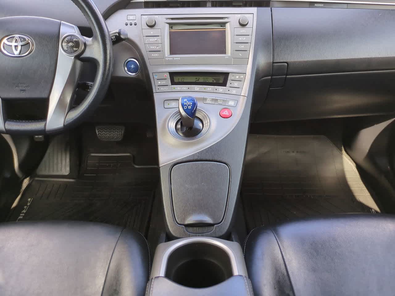 Thumbnail: 2015 Toyota Prius - 18