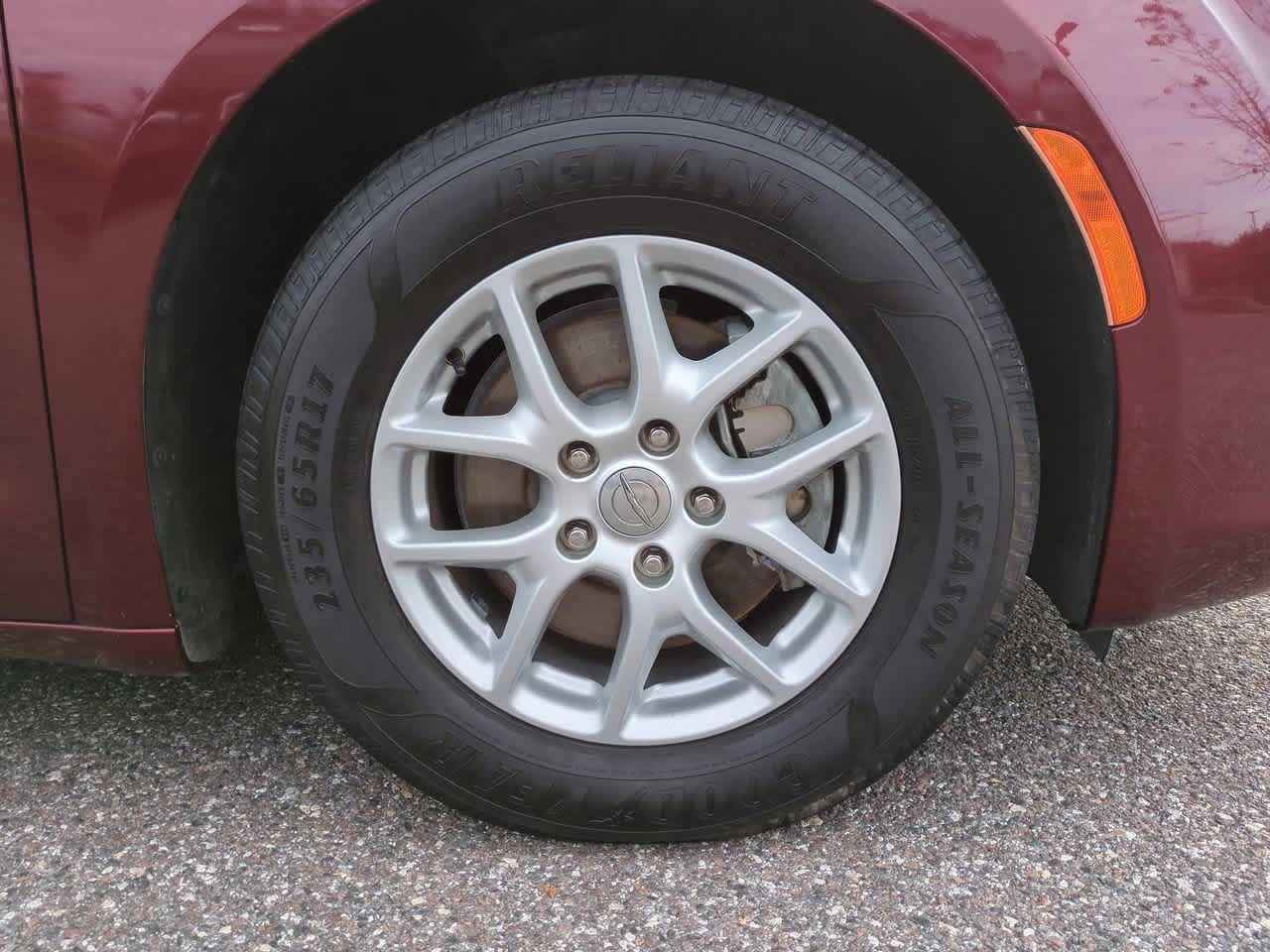 Thumbnail: 2017 Chrysler Pacifica - 11