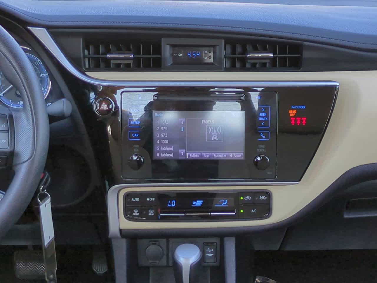 Thumbnail: 2019 Toyota Corolla - 17