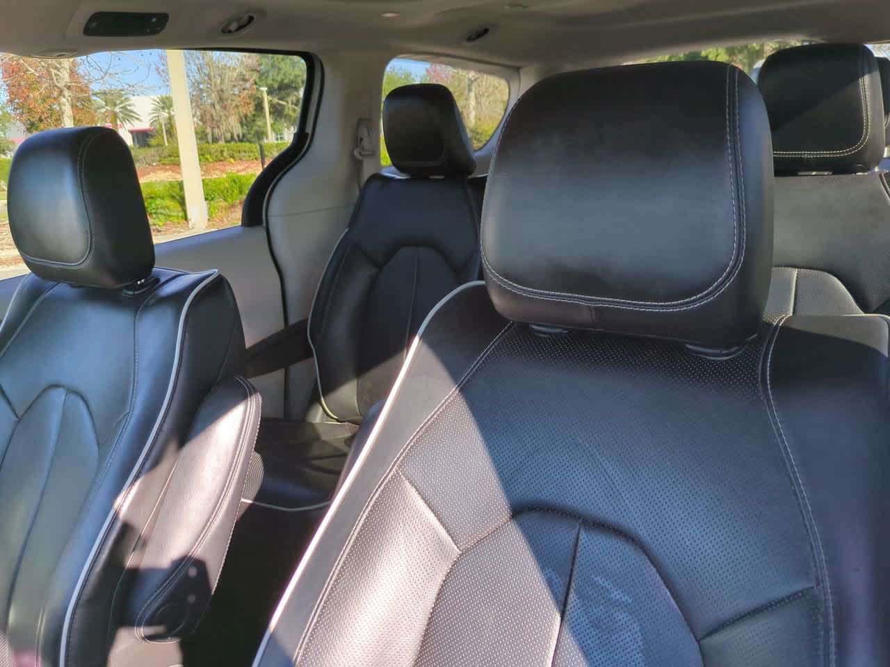 Thumbnail: 2022 Chrysler Pacifica - 8