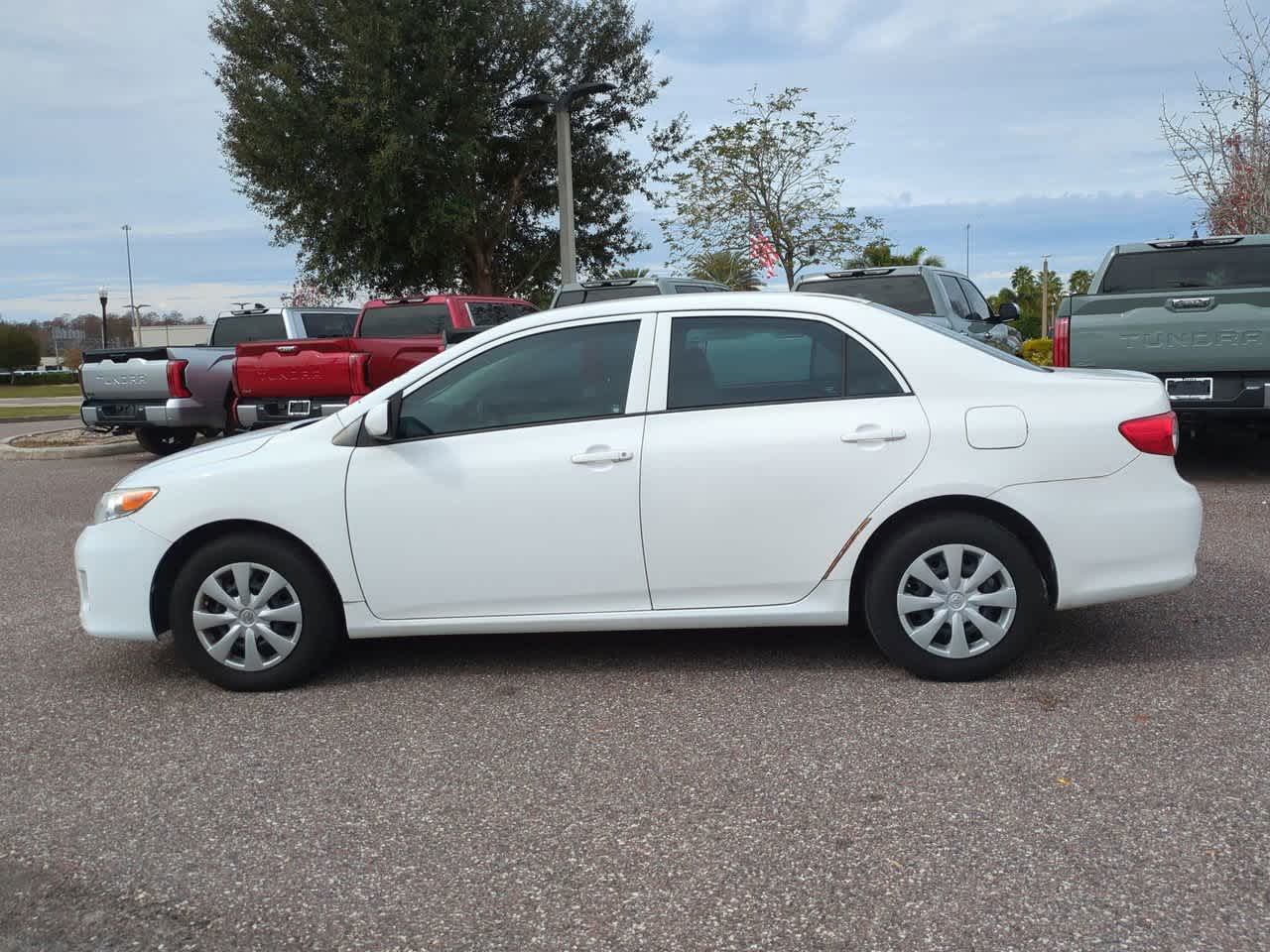 Thumbnail: 2013 Toyota Corolla - 3