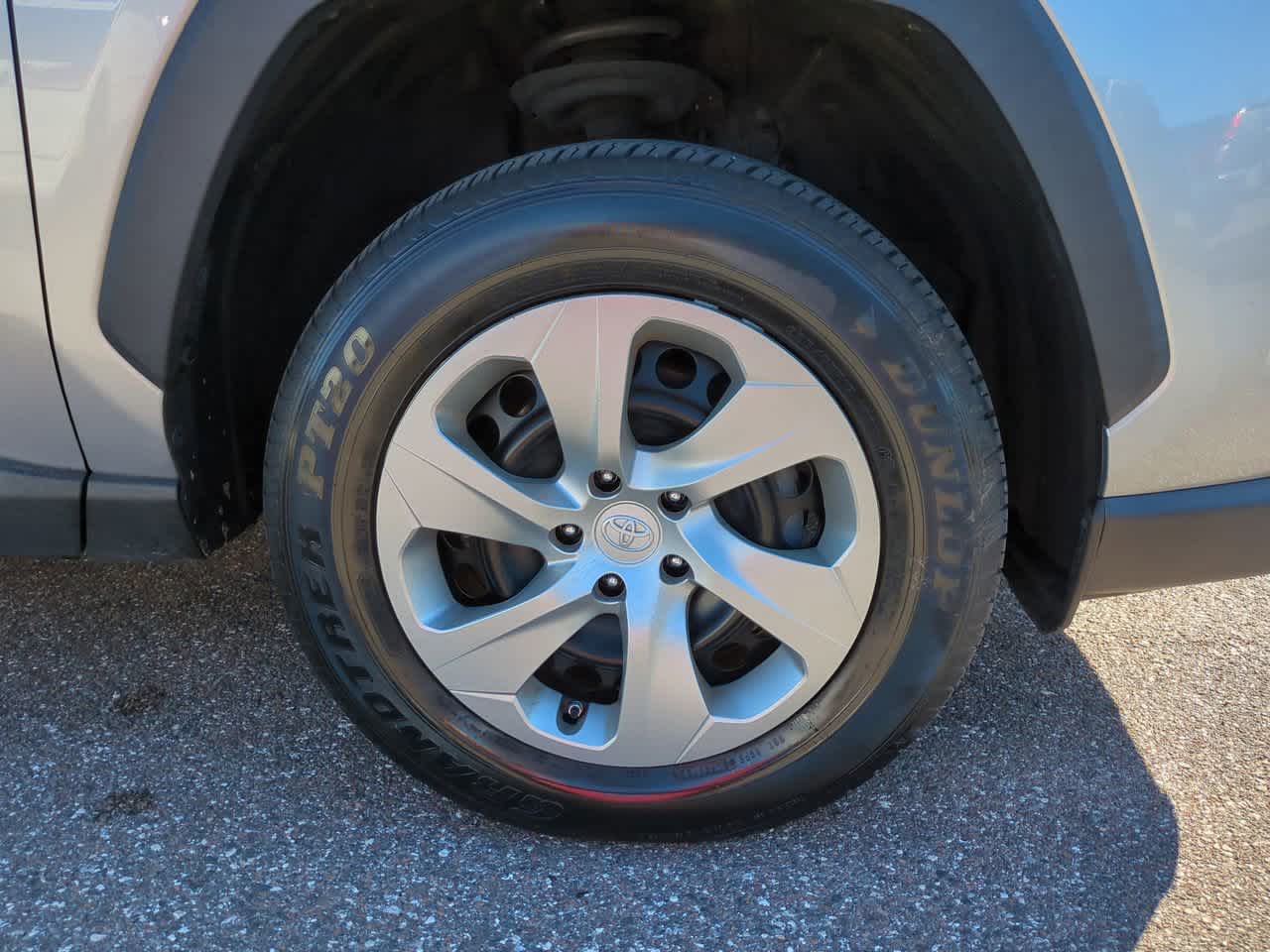 Thumbnail: 2022 Toyota RAV4 - 11