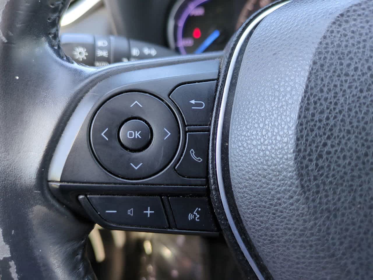 Thumbnail: 2019 Toyota RAV4 - 25