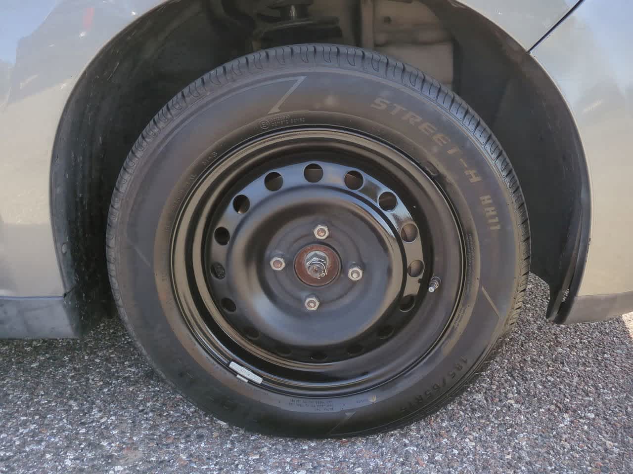 Thumbnail: 2012 Nissan Versa - 11