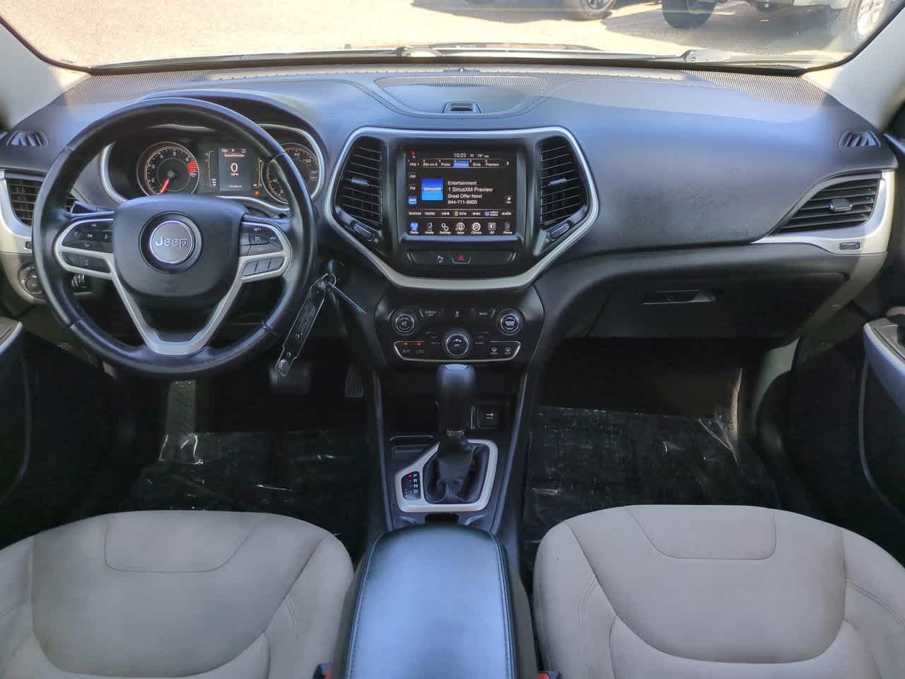 Thumbnail: 2017 Jeep Cherokee - 14