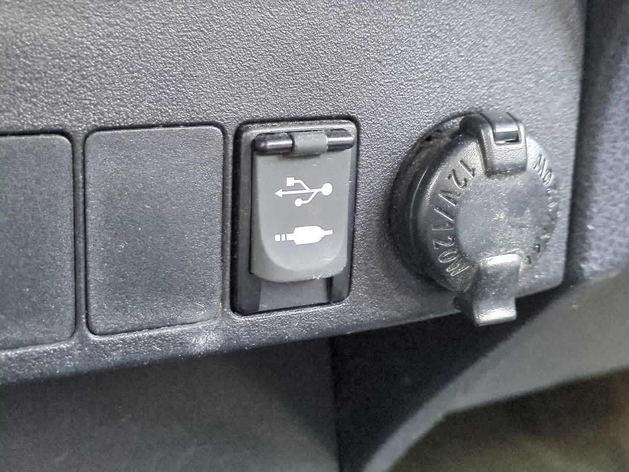 Thumbnail: 2016 Toyota RAV4 - 19