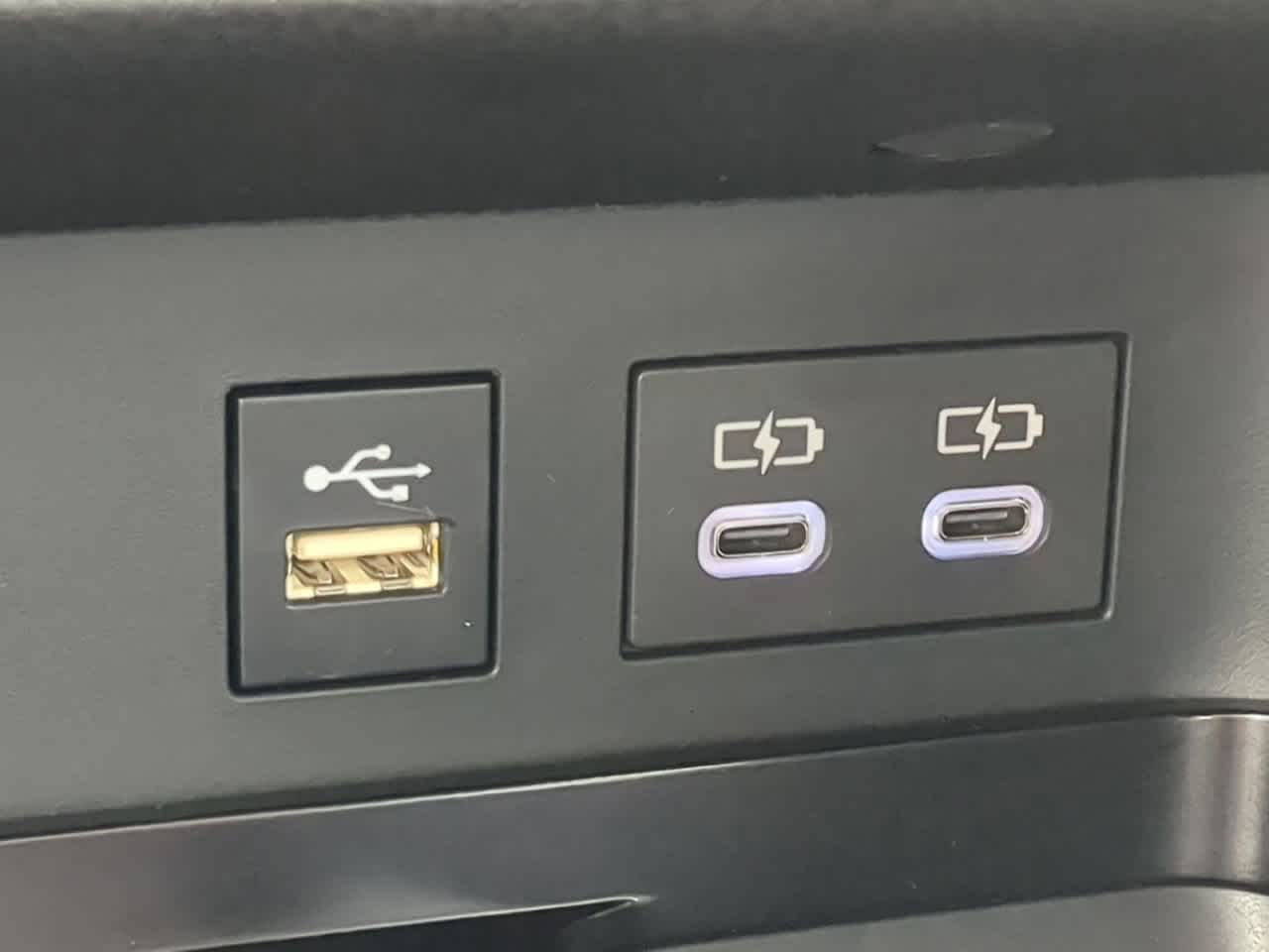 2025 Toyota Camry SE 21