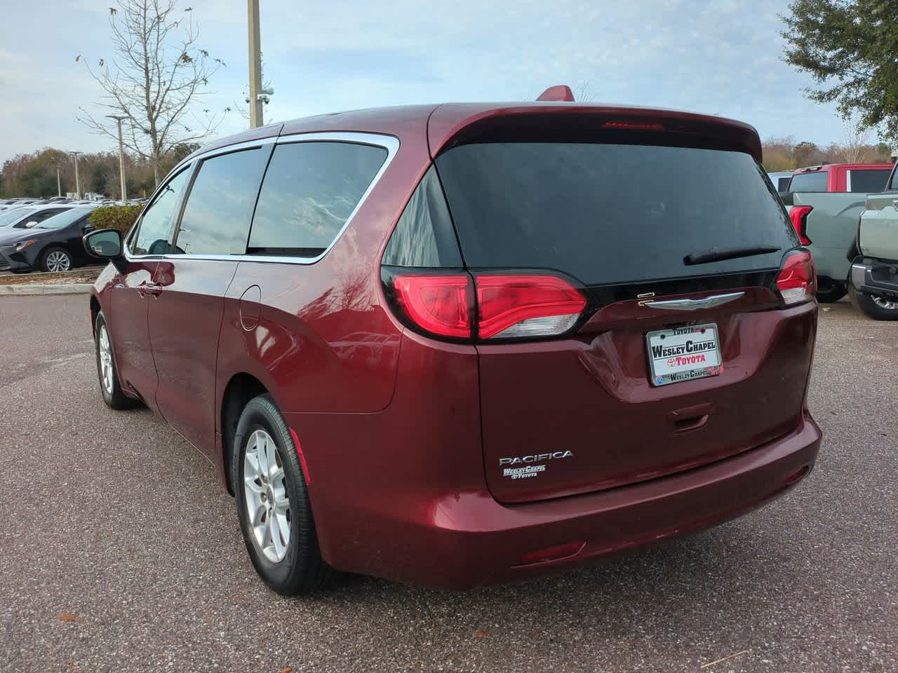 Thumbnail: 2017 Chrysler Pacifica - 4