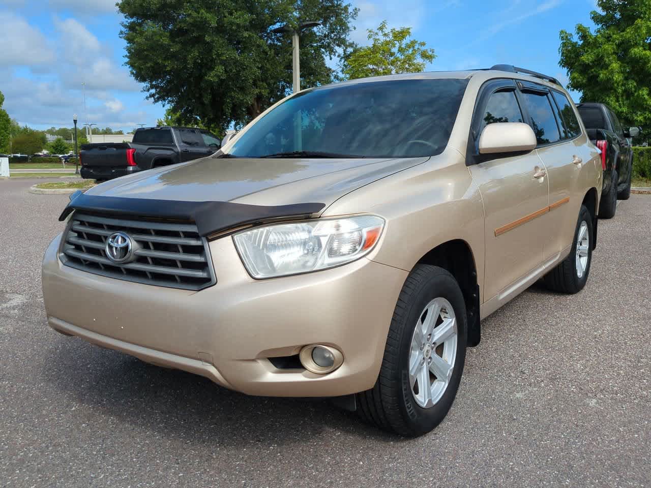 Thumbnail: 2010 Toyota Highlander - 2