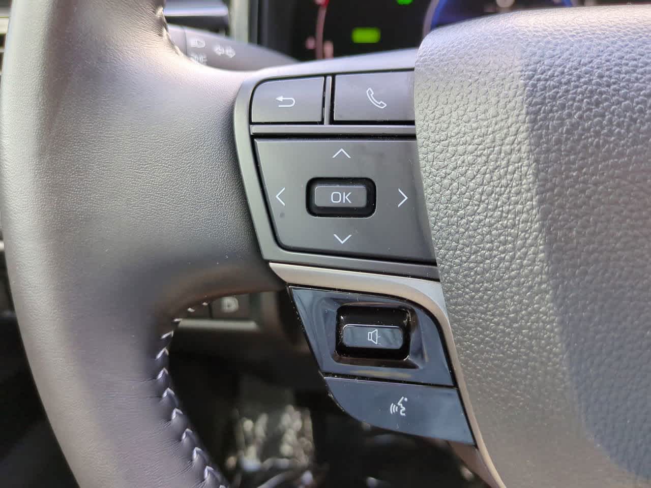 Thumbnail: 2025 Toyota Camry - 22