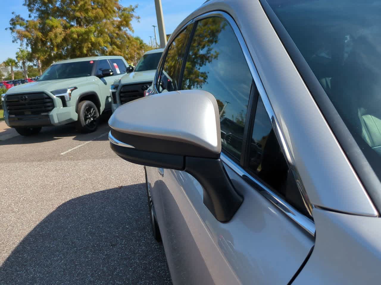 Thumbnail: 2021 Toyota Venza - 12