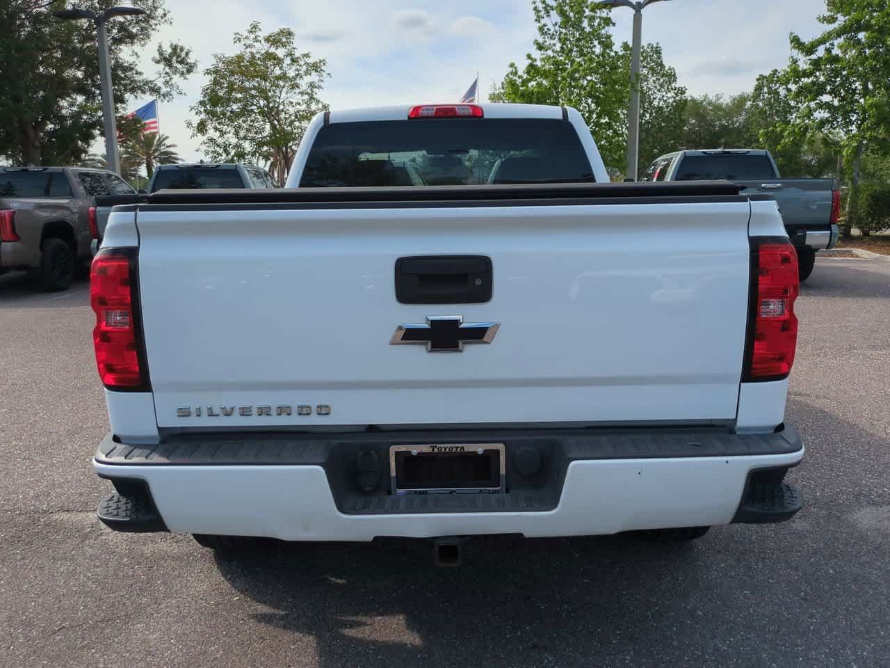 Thumbnail: 2017 Chevrolet Silverado 1500 - 5