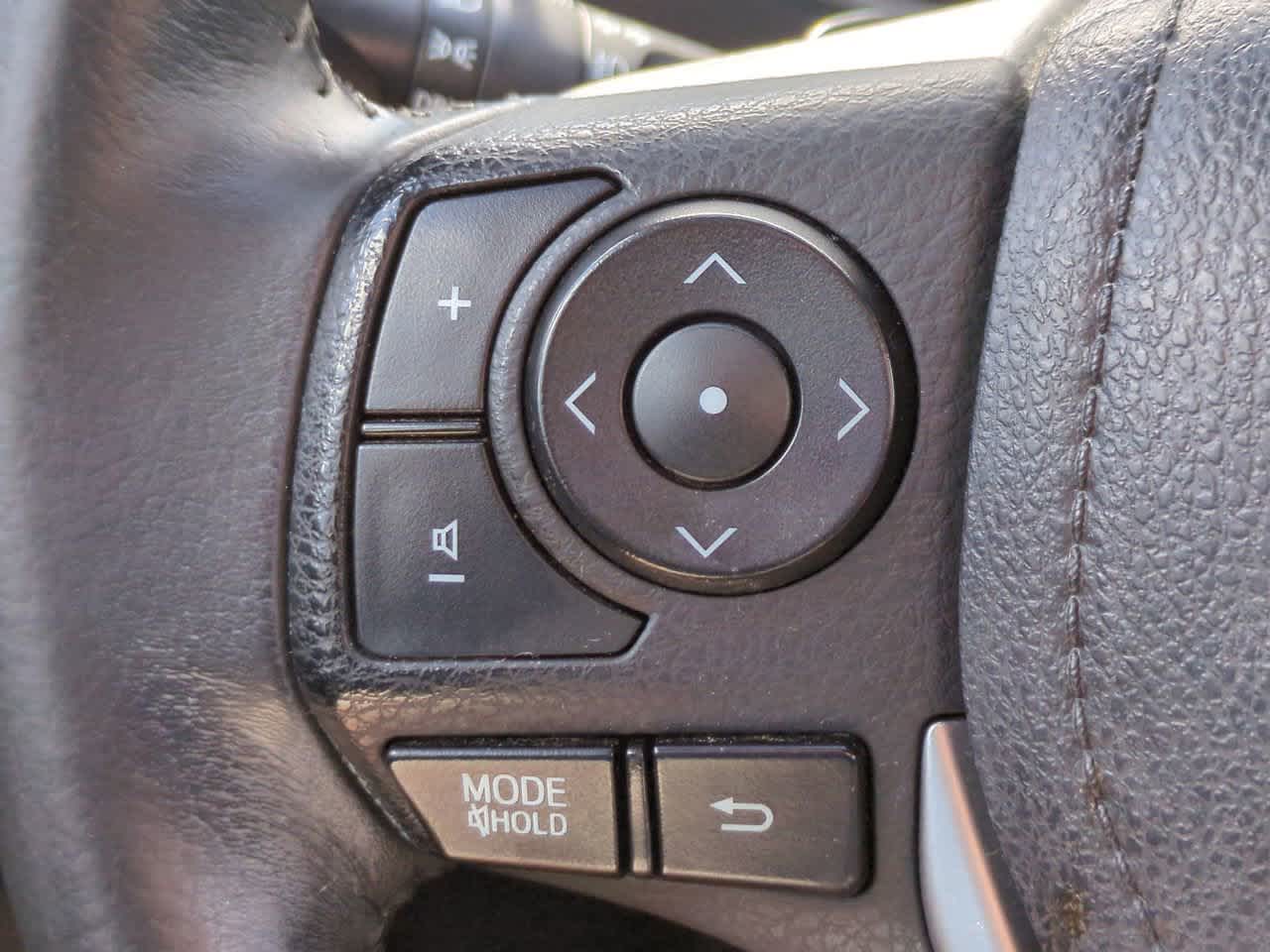 Thumbnail: 2014 Toyota Corolla - 20