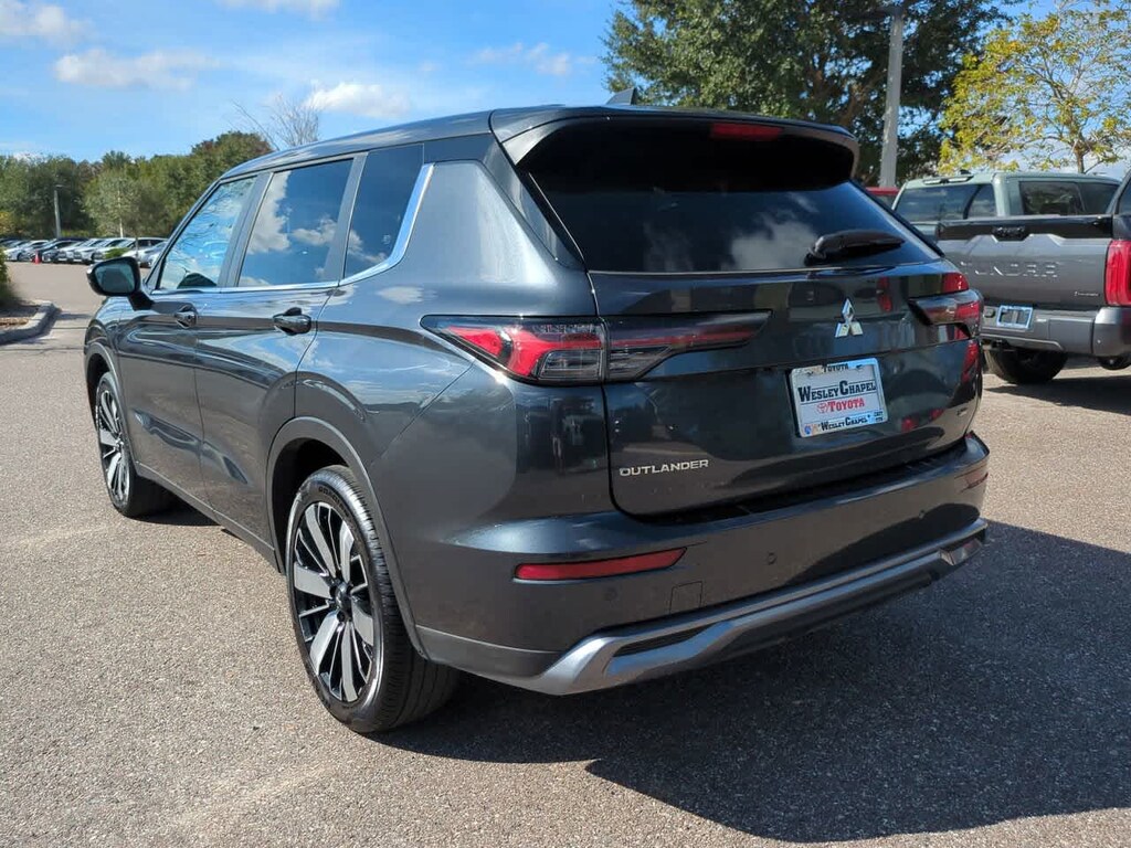 Used 2025 Mitsubishi Outlander SE SUV