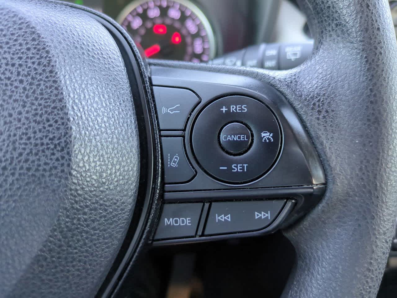 Thumbnail: 2019 Toyota RAV4 - 23