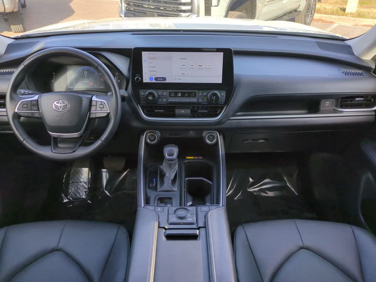 Thumbnail: 2025 Toyota Grand Highlander - 15