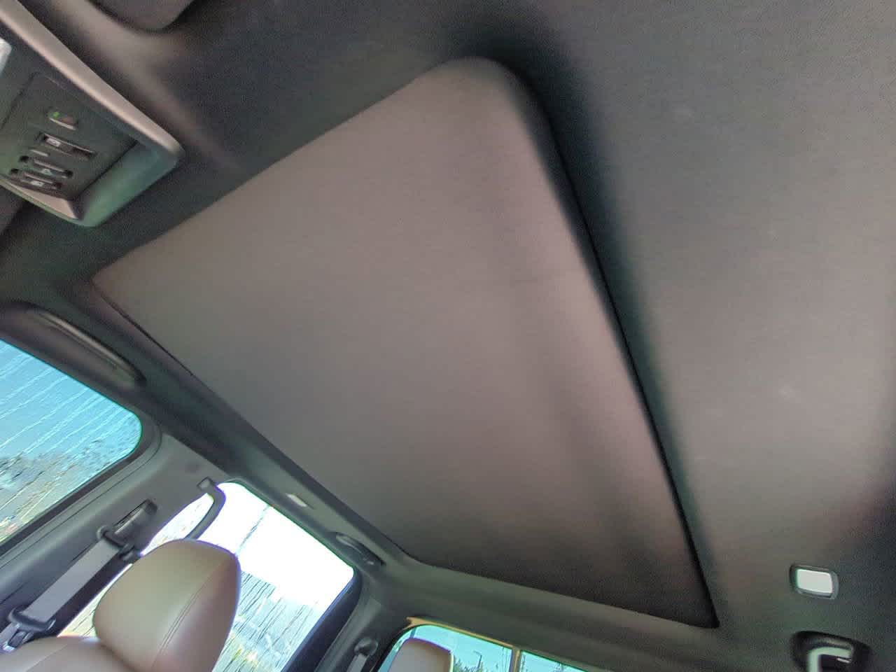 Thumbnail: 2020 Nissan Titan - 19