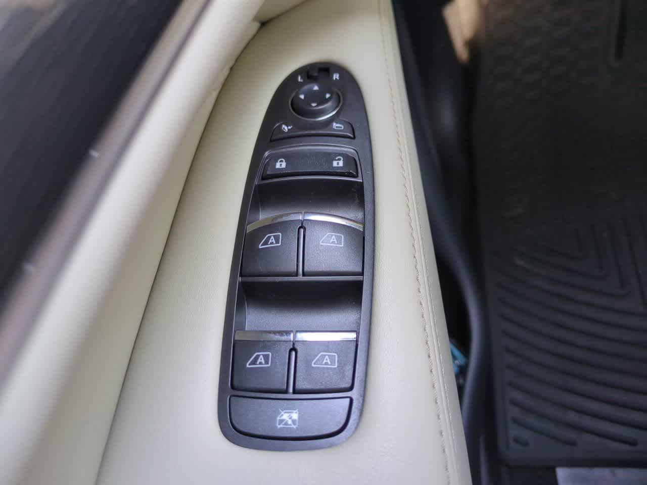 Thumbnail: 2019 INFINITI QX60 - 24