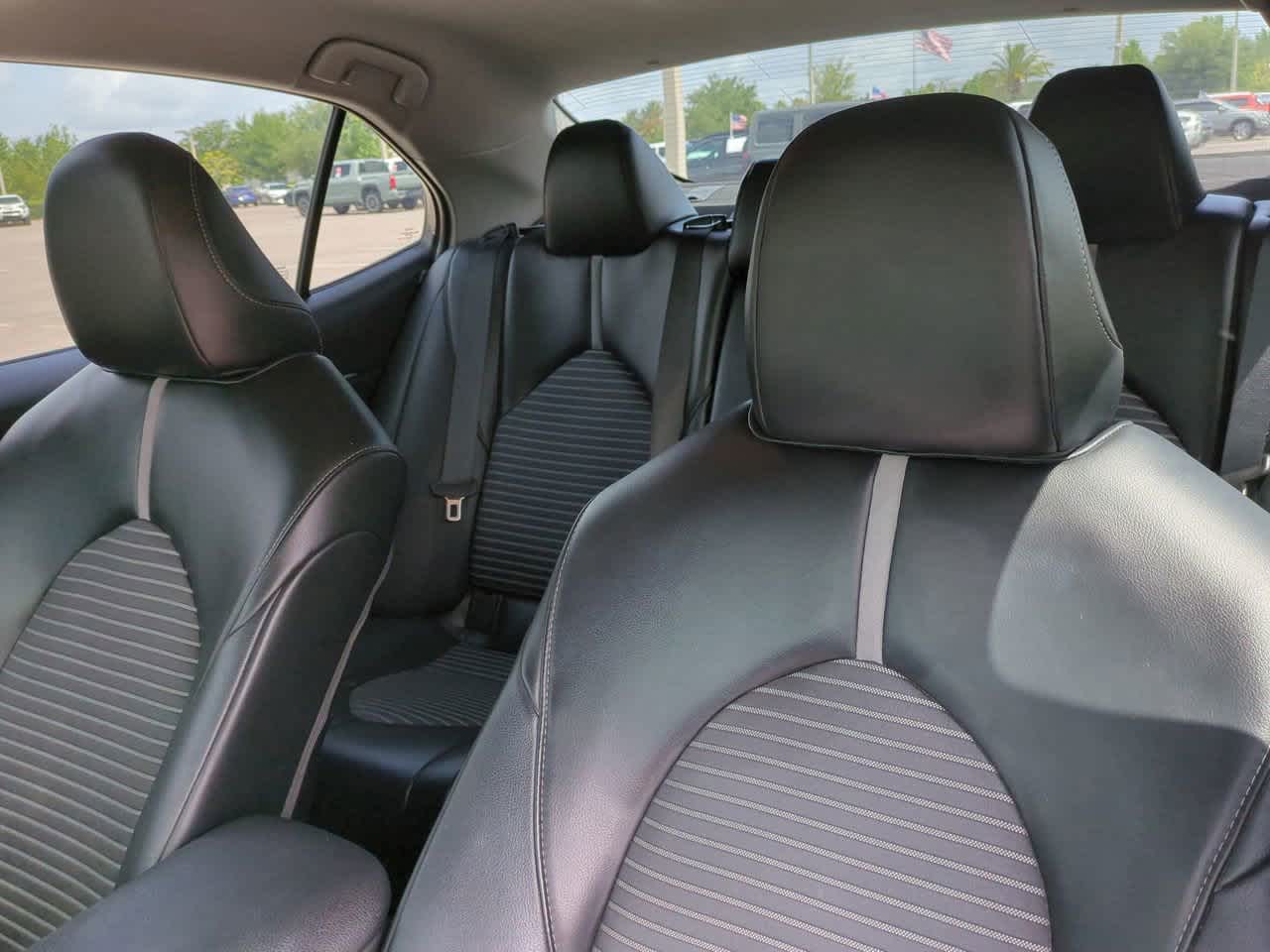 2020 Toyota Camry SE 8
