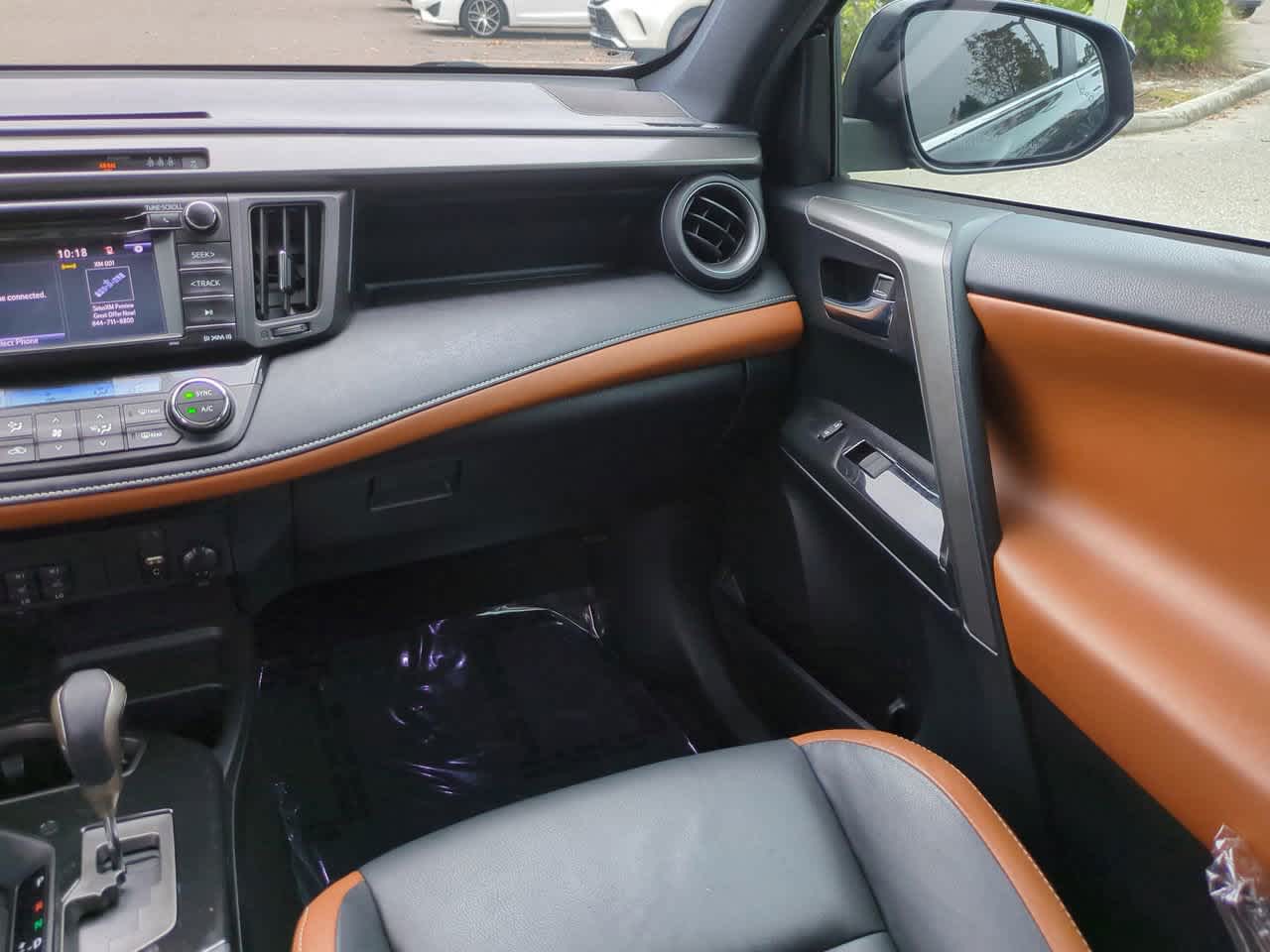 Thumbnail: 2017 Toyota RAV4 - 16