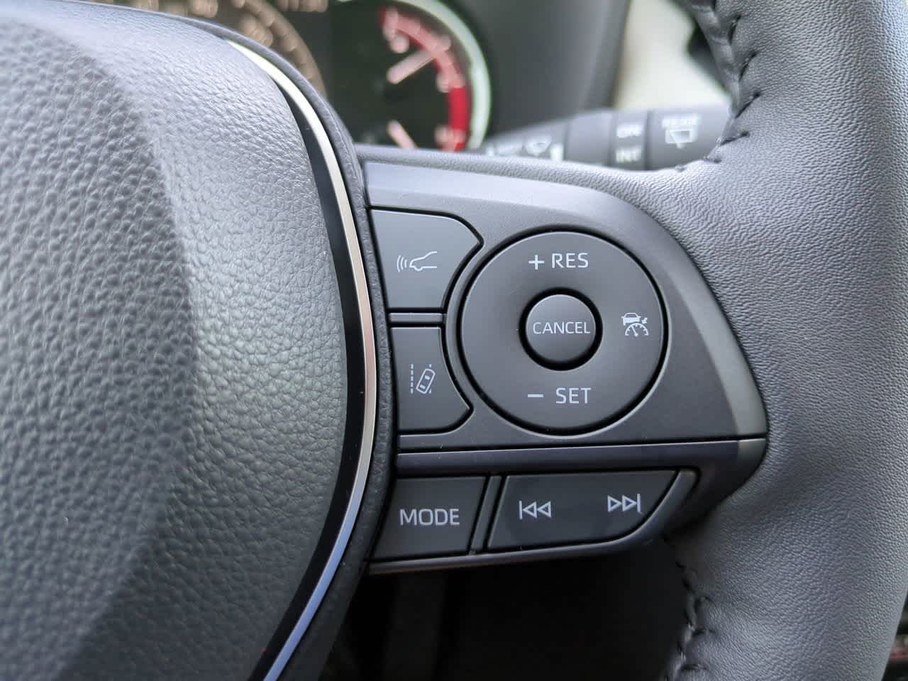 Thumbnail: 2025 Toyota RAV4 - 25