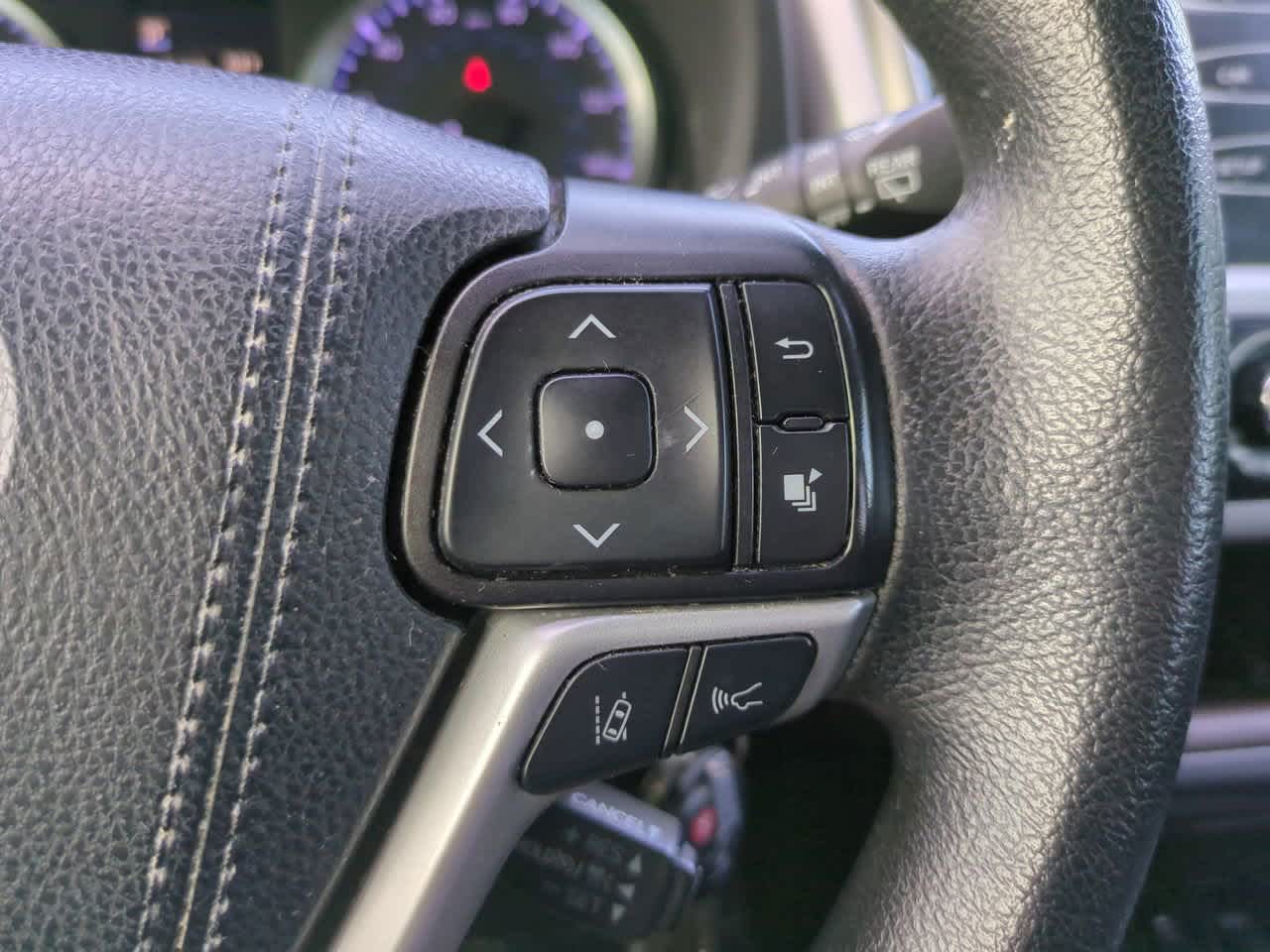 Thumbnail: 2019 Toyota Highlander - 24