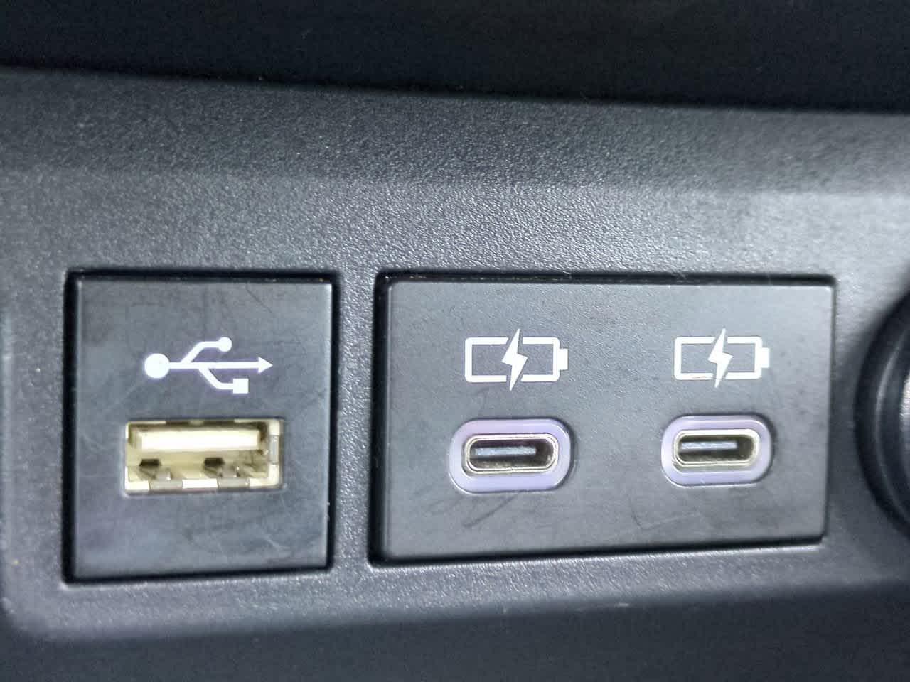 Thumbnail: 2023 Toyota Highlander - 22