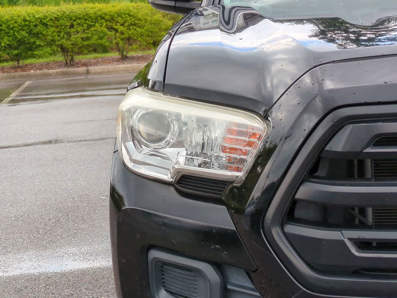 2018 Toyota Tacoma SR 10