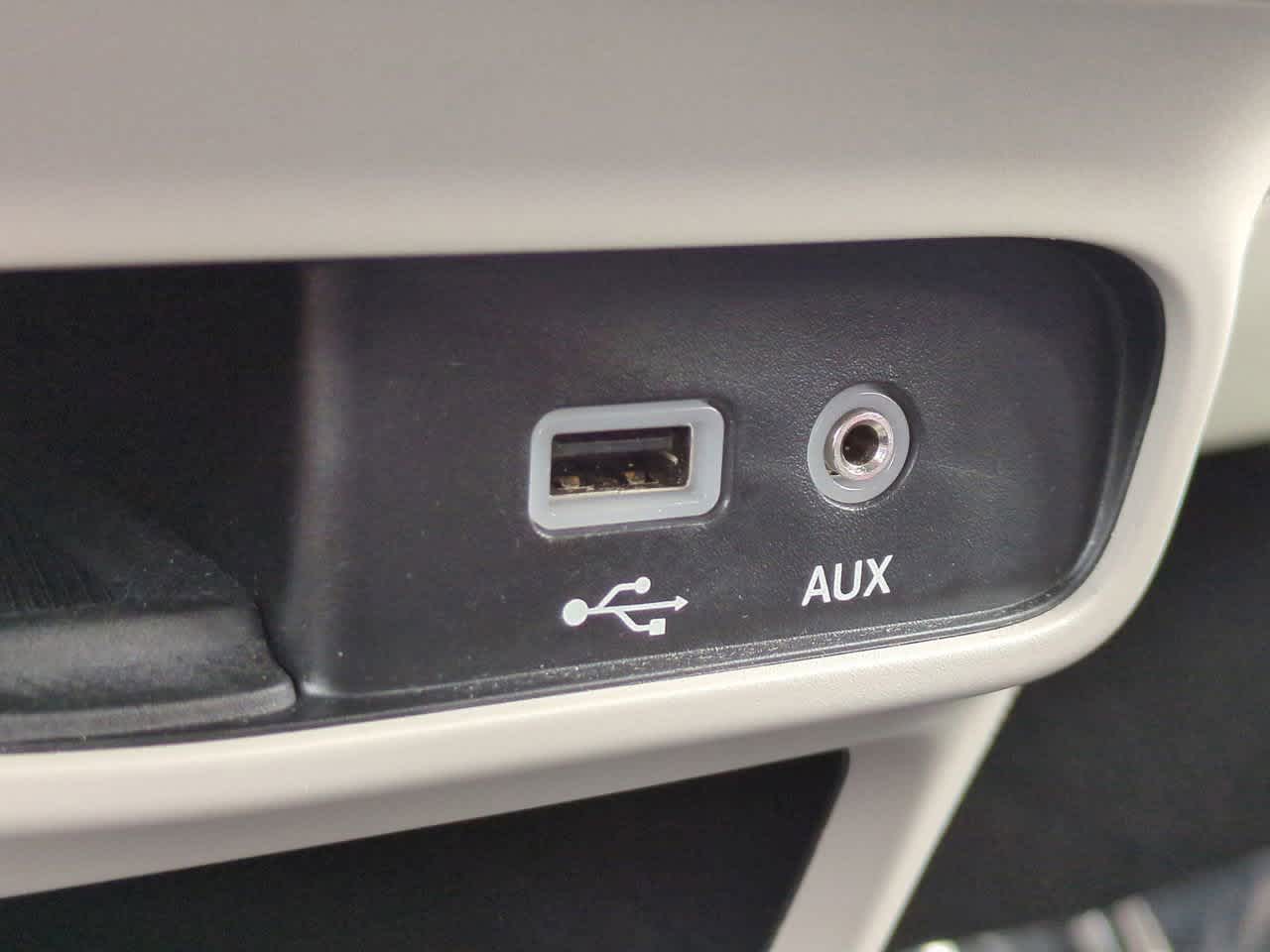 Thumbnail: 2020 Chrysler Pacifica - 21