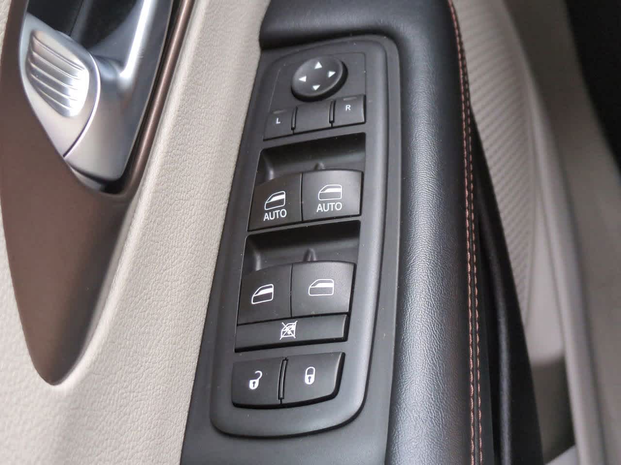 Thumbnail: 2017 Chrysler Pacifica - 22