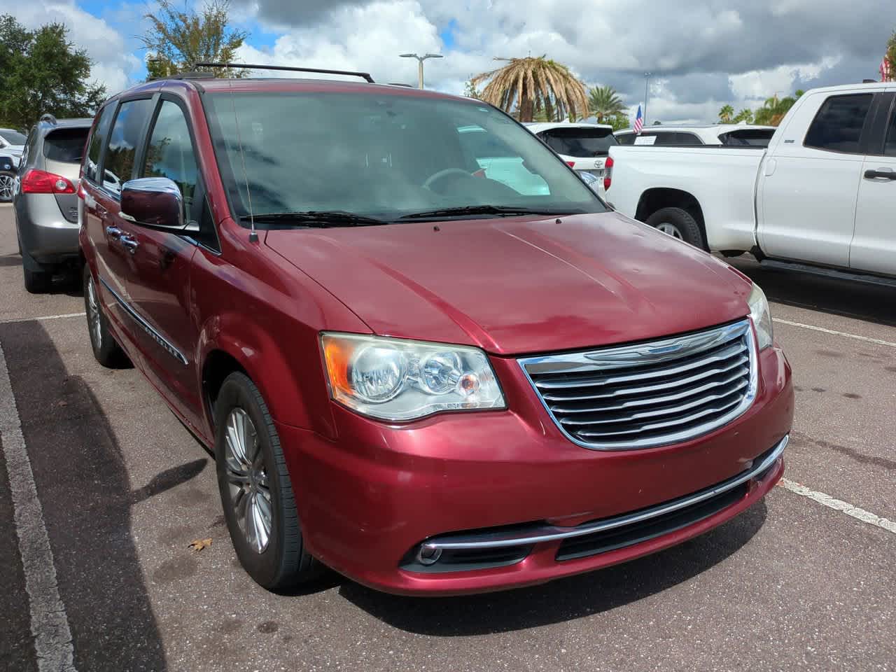 Thumbnail: 2016 Chrysler Town & Country - 8
