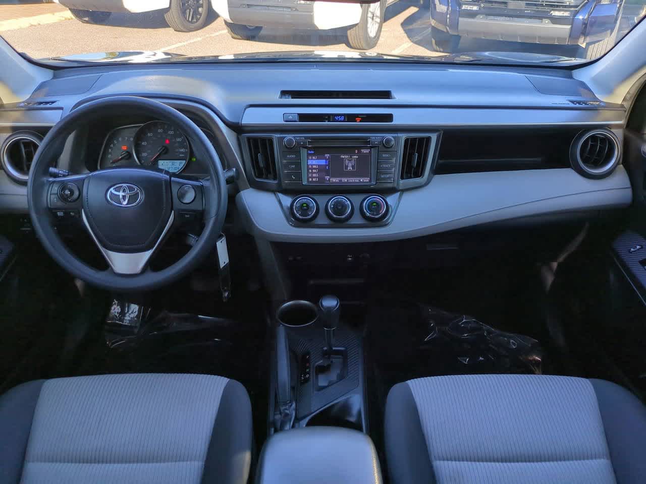 Thumbnail: 2015 Toyota RAV4 - 14