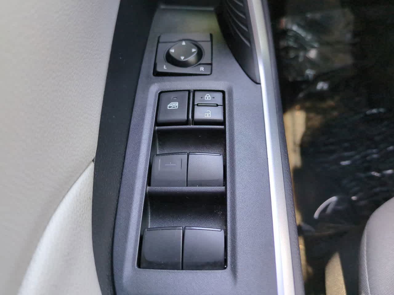 Thumbnail: 2021 Toyota RAV4 - 21