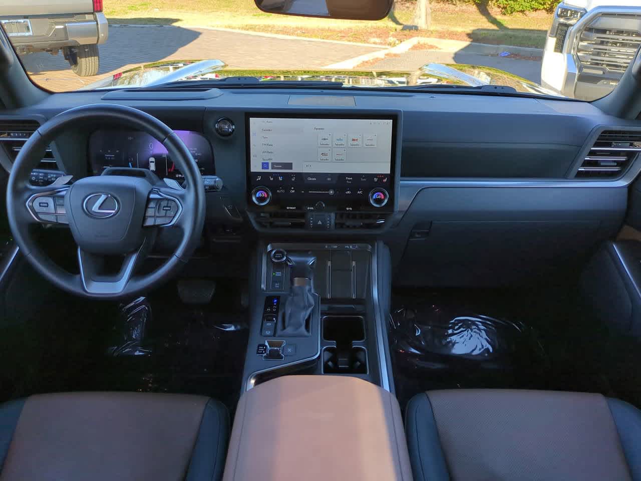 Thumbnail: 2024 Lexus GX - 14