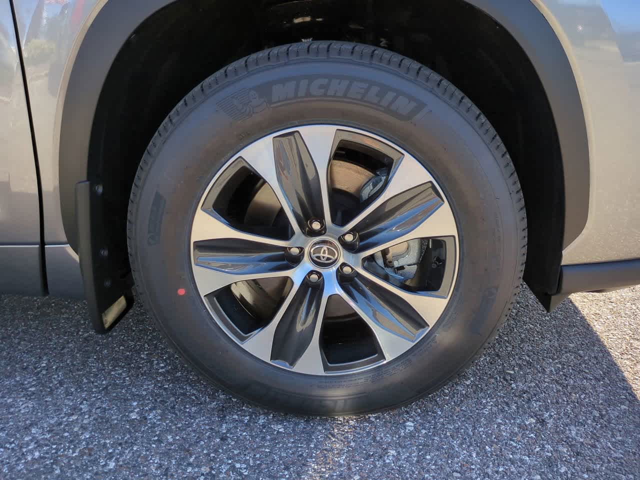 Thumbnail: 2026 Toyota Highlander - 11