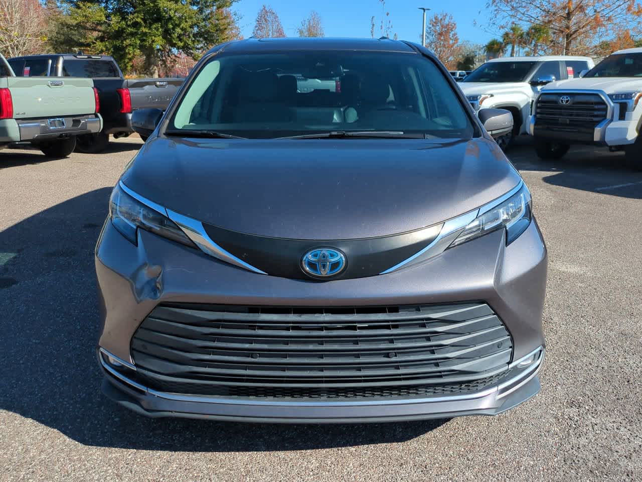 Thumbnail: 2021 Toyota Sienna - 9