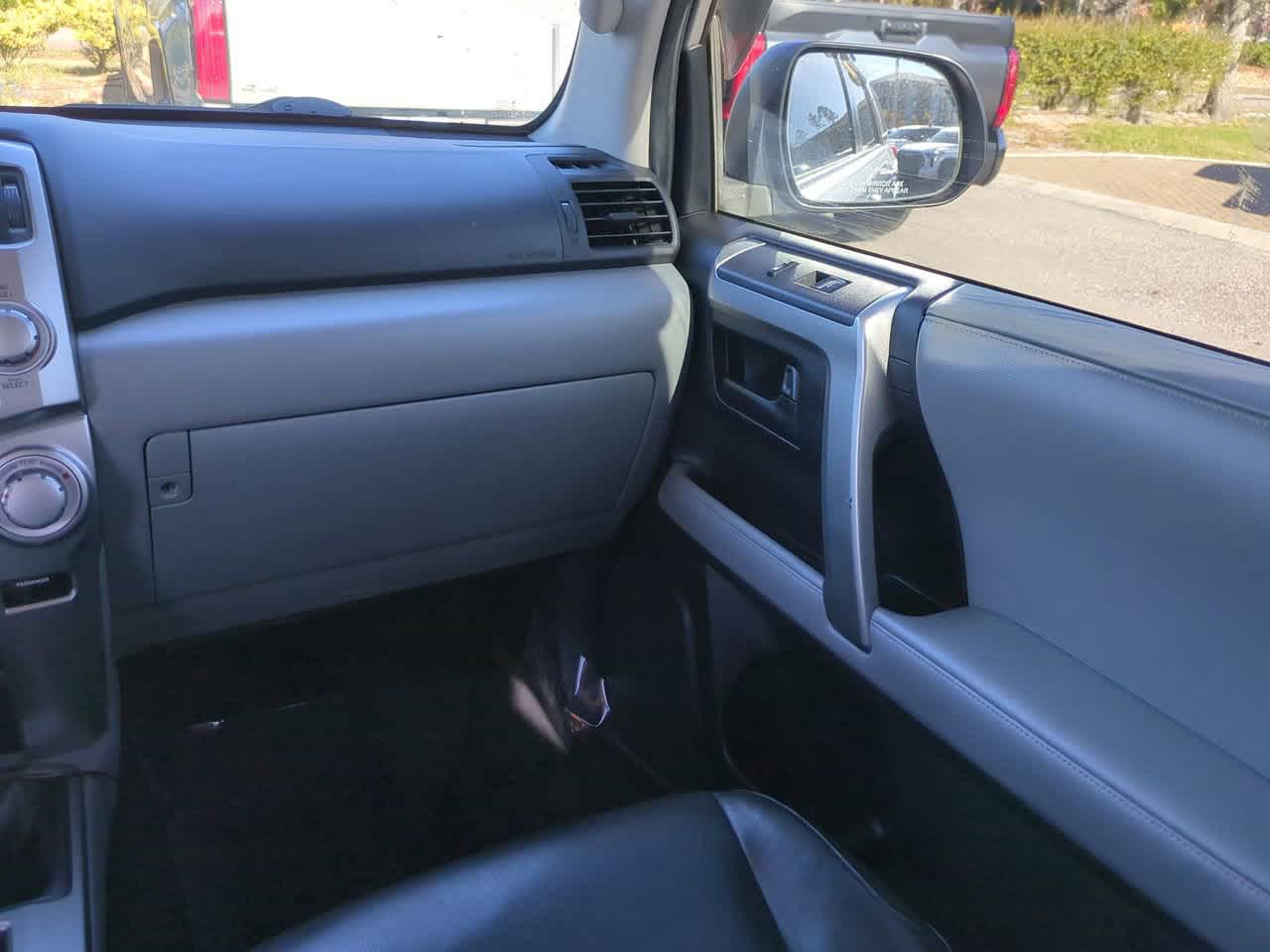 Thumbnail: 2011 Toyota 4Runner - 16