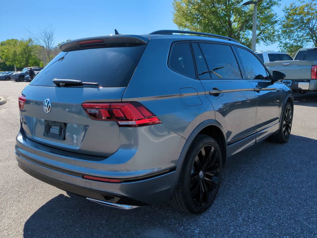 Thumbnail: 2020 Volkswagen Tiguan - 6