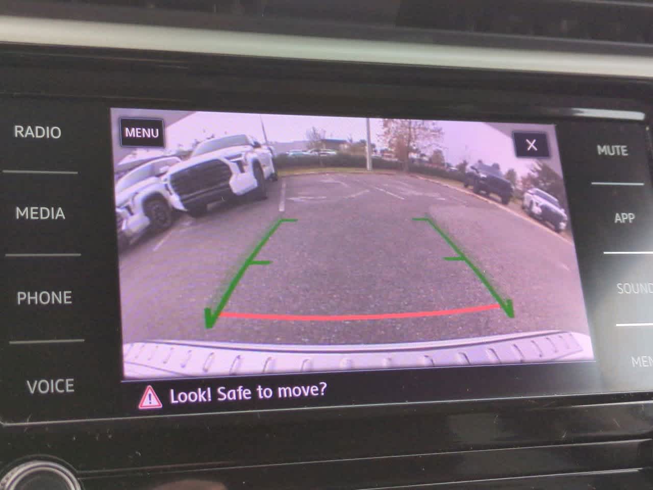 Thumbnail: 2022 Volkswagen Passat - 20