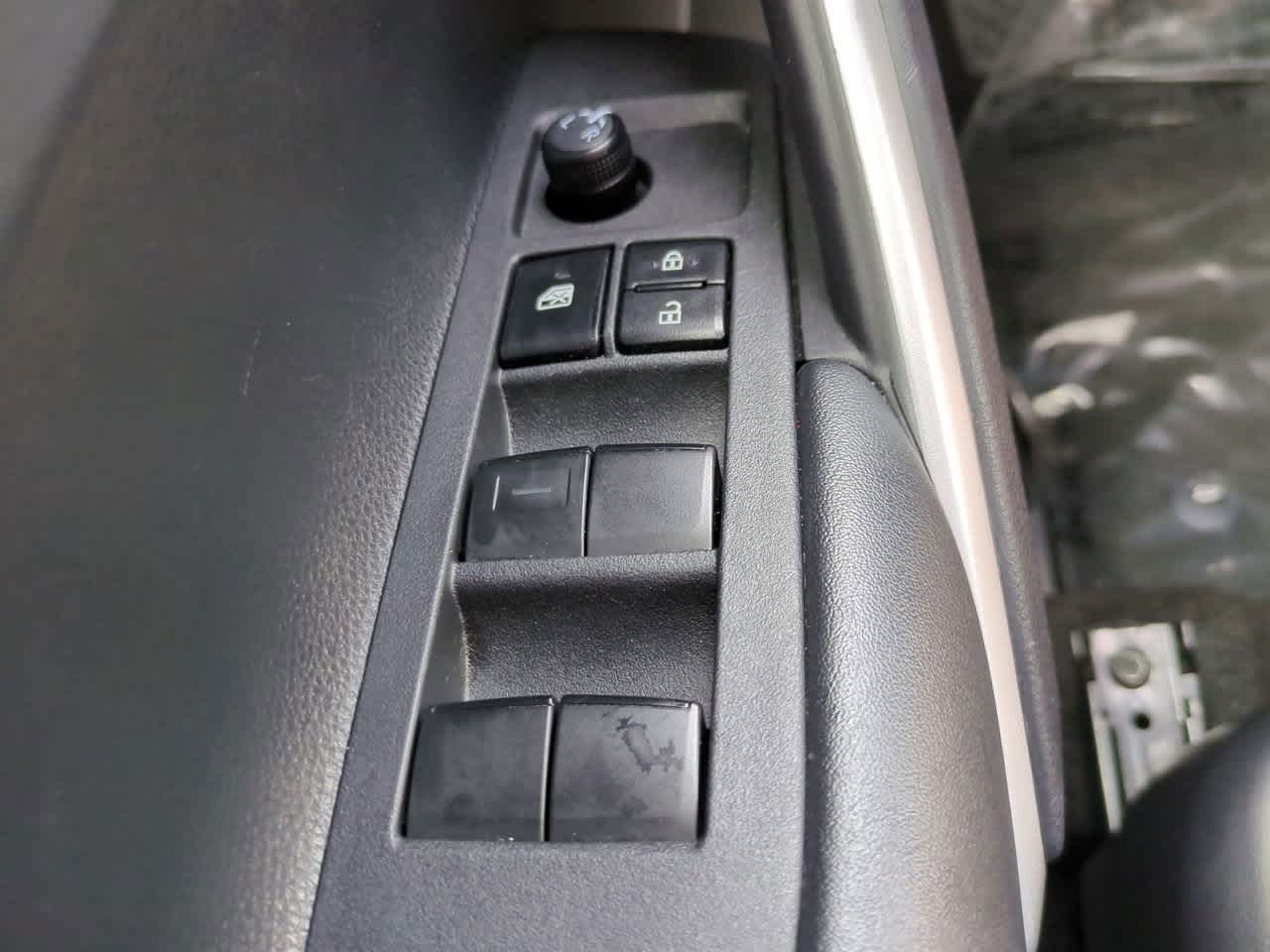 Thumbnail: 2025 Toyota Corolla Cross - 21