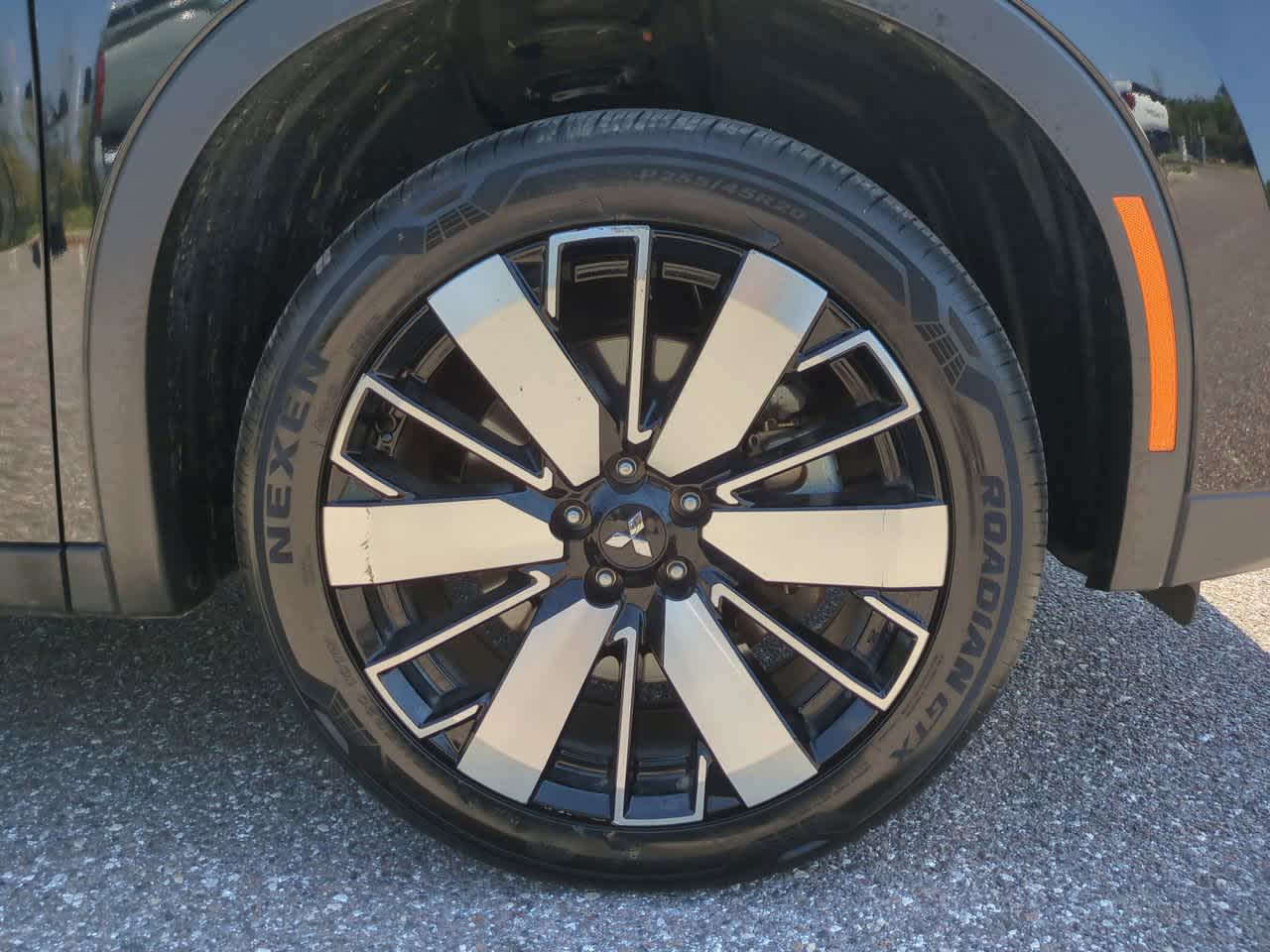 Thumbnail: 2025 Mitsubishi Outlander - 11