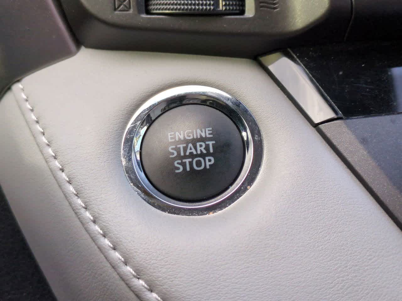 Thumbnail: 2018 Toyota RAV4 - 29