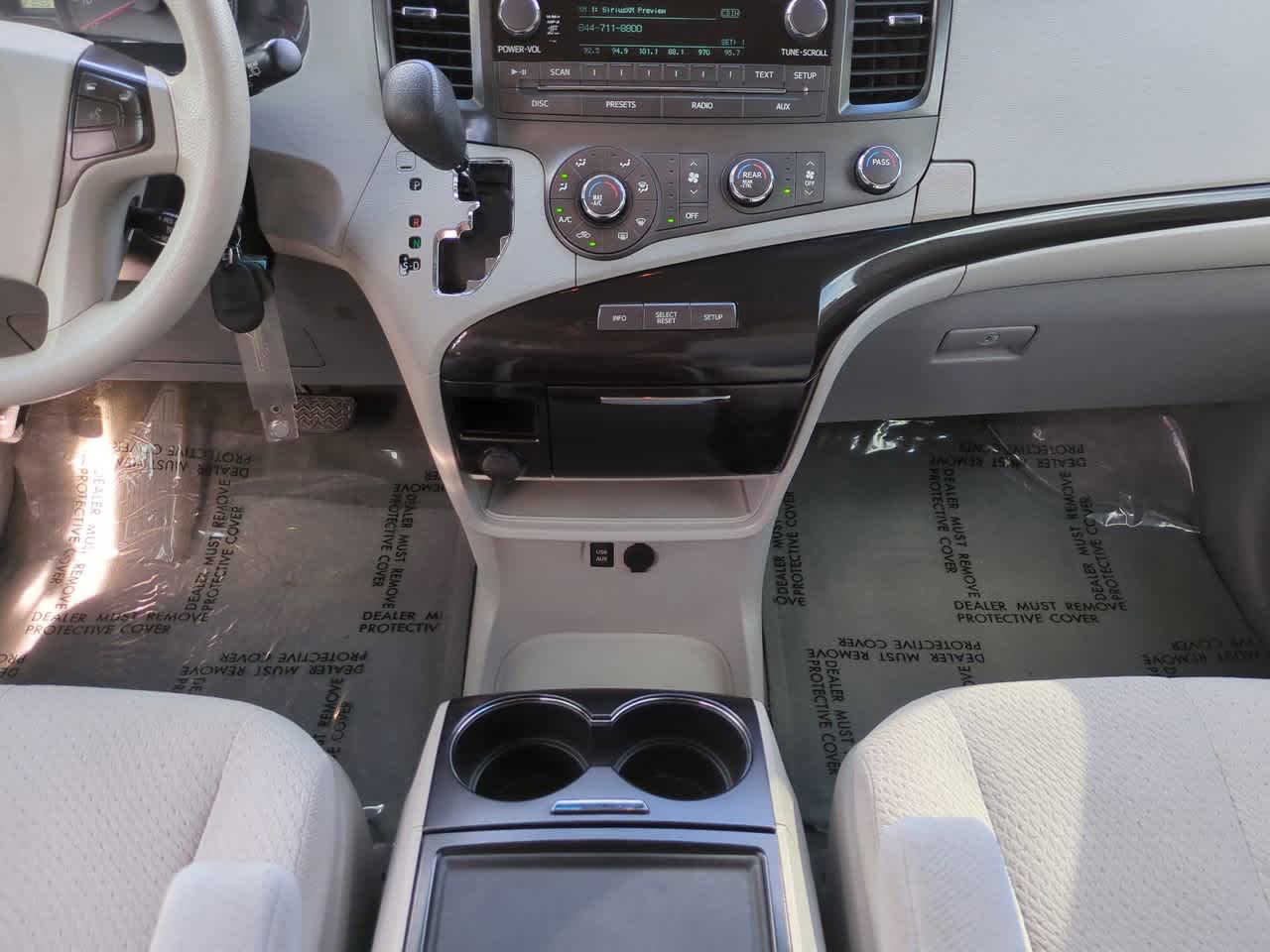 Thumbnail: 2012 Toyota Sienna - 19