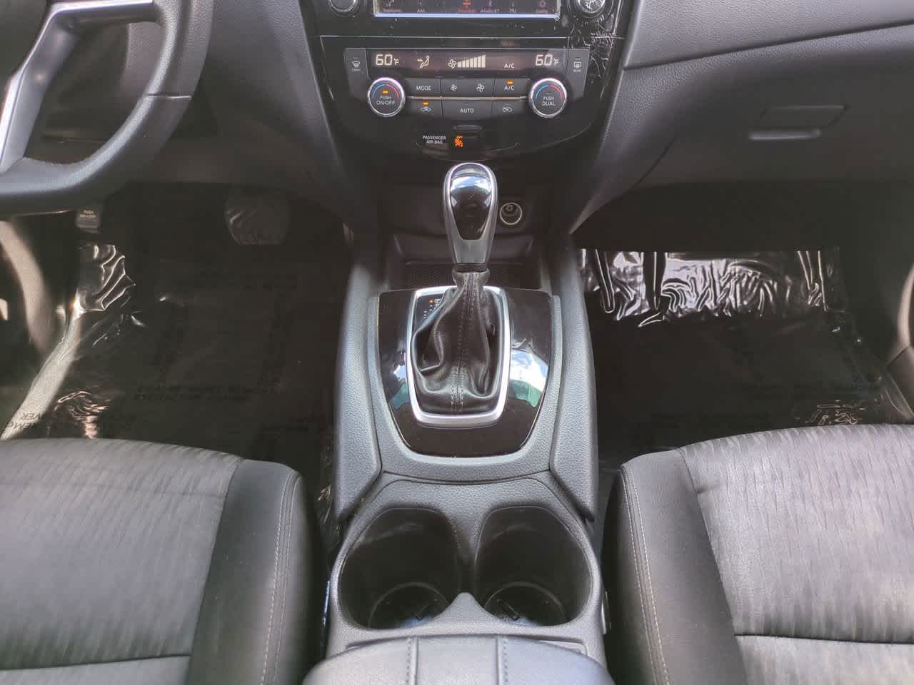 Thumbnail: 2020 Nissan Rogue - 18