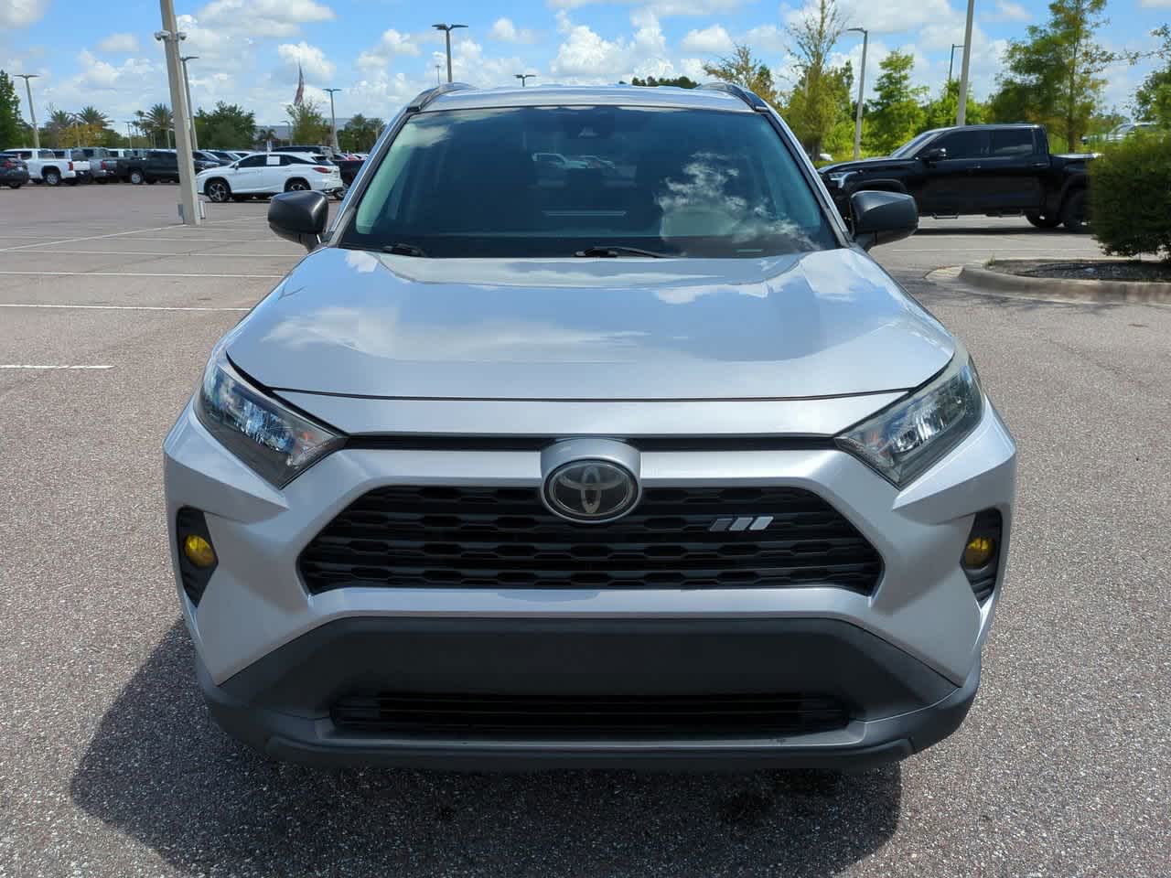 2019 Toyota RAV4 LE 9